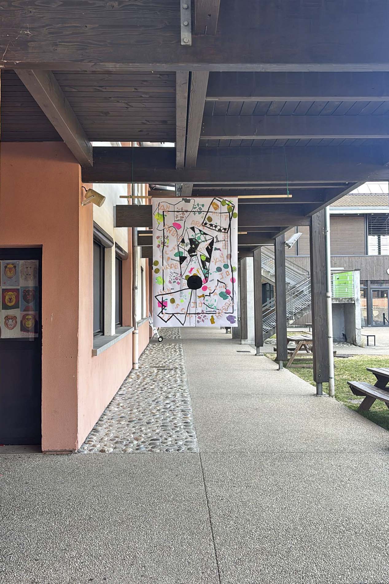 Atelier pédagogique de création d’affiches grand format avec le Collège Olympe de Gouges à Chatte.